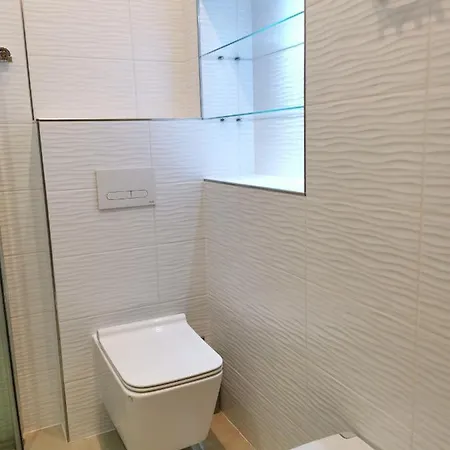 아파트호텔 Lazur 슈비노우이스쳬