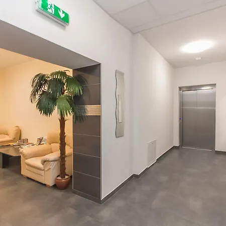Lazur Lägenhetshotell 3*