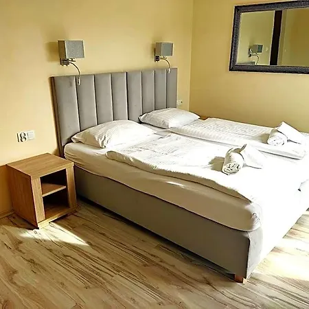 Lazur 3*