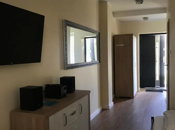 Lägenhetshotell Lazur 4*