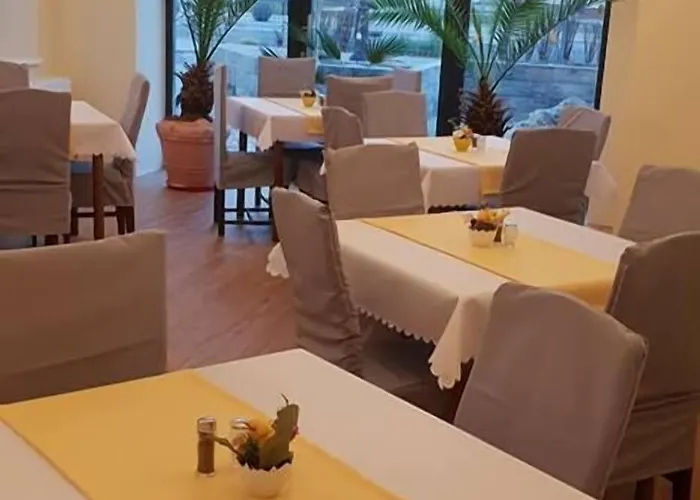 Lazur Lägenhetshotell 4*